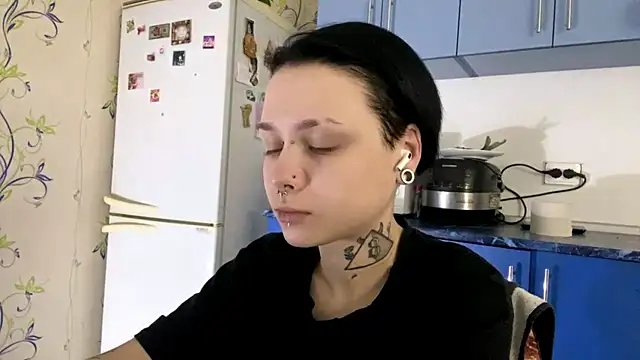 CandaceBlaze online show from November 1, 8:24 pm