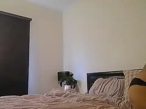 Snapshot of imyourgoodgirl69 chatting on October 6, 7:25 am imyourgoodgirl69 online show from October 6, 7:25 am