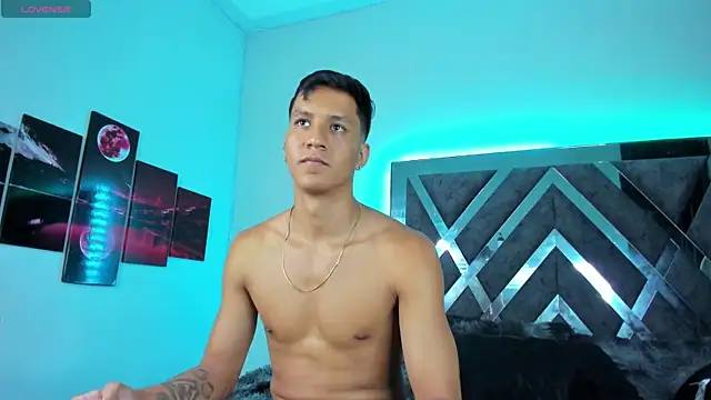 Snapshot of Robertmiller21 chatting on October 8, 5:01 am Robertmiller21 online show from October 8, 5:01 am