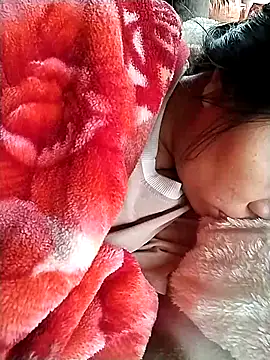 venu00 online show from December 17, 6:39 am