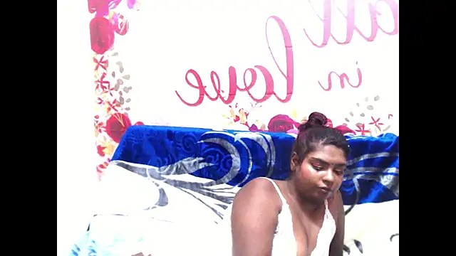 Snapshot of indianmystica694u chatting on October 10, 8:08 am indianmystica694u online show from October 10, 8:08 am