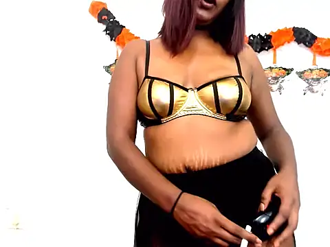 Snapshot of indianmystica694u chatting on October 31, 8:35 pm indianmystica694u online show from October 31, 8:35 pm