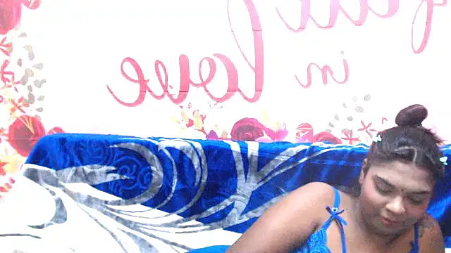 Snapshot of indianmystica694u chatting on October 9, 8:07 am indianmystica694u online show from October 9, 8:07 am