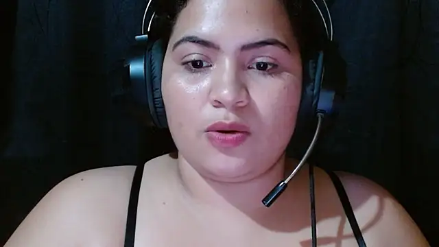 coco curvy online show from April 17, 9:17 pm