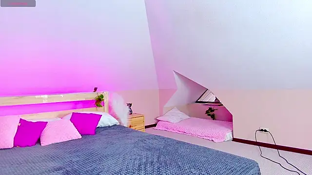 Snapshot of Liann_Stark chatting on October 19, 6:37 am Liann Stark online show from October 19, 6:37 am