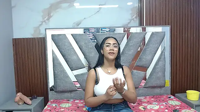 Snapshot of sanabeltits202cl chatting on September 18, 3:27 am sanabeltits202cl online show from September 18, 3:27 am