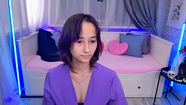 EmilySwonn online show from October 30, 5:25 pm