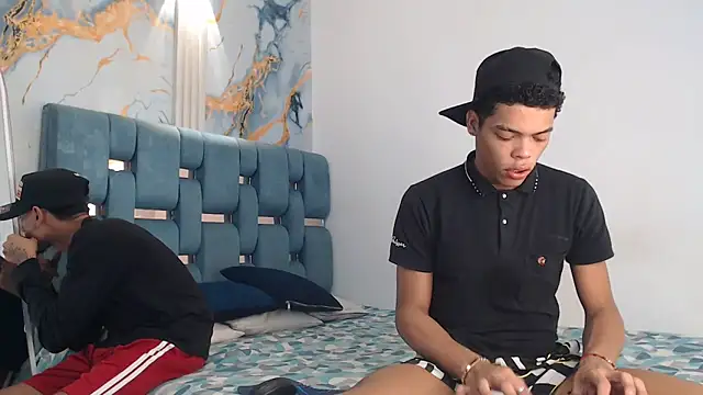 PRETTY FEM online show from March 10, 1:20 am