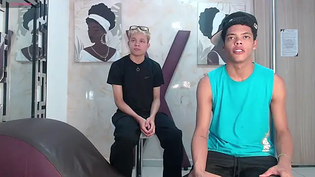 PRETTY FEM online show from July 31, 1:50 am