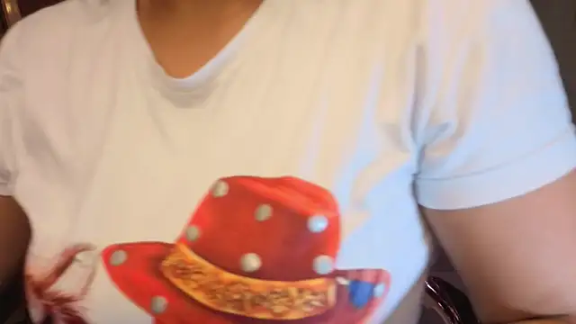 Snapshot of Victoria_b_ chatting on November 1, 8:13 pm Victoria b online show from November 1, 8:13 pm