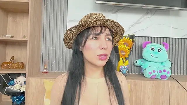 Snapshot of greciadom555 chatting on October 17, 5:16 pm greciadom555 online show from October 17, 5:16 pm