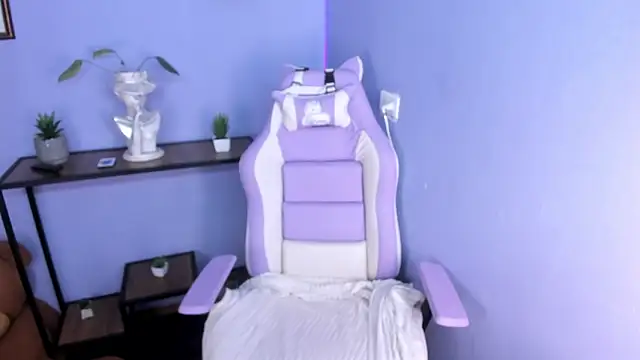 Snapshot of celeste_contreras chatting on September 20, 9:02 pm celeste contreras online show from September 20, 9:02 pm