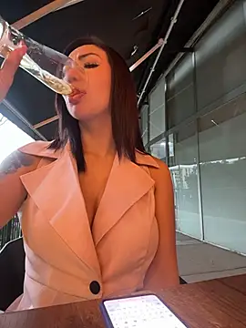 Snapshot of Sarahlove_90 chatting on September 27, 10:50 pm Sarahlove 90 online show from September 27, 10:50 pm