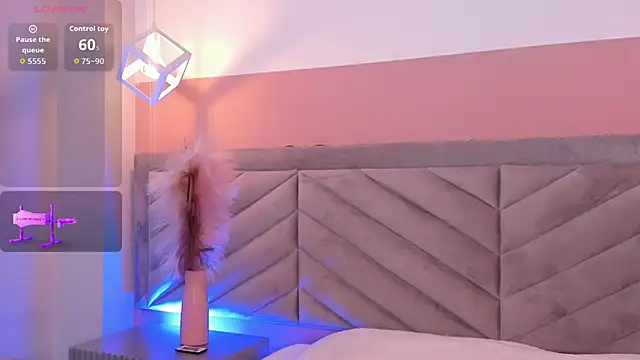 molly zanderbond  online show from October 25, 3:25 am