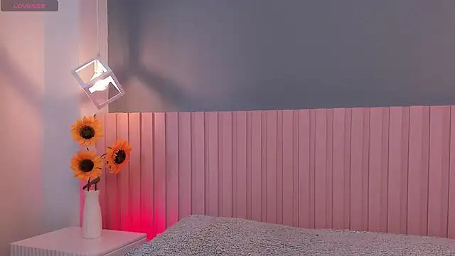 molly zanderbond  online show from November 1, 4:27 am