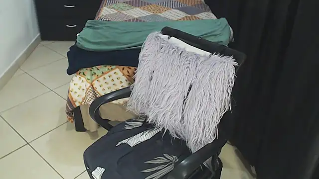 Zol Garcia online show from October 21, 12:14 am