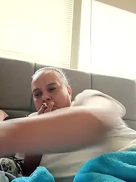 NenaMami74 online show from October 28, 4:24 pm