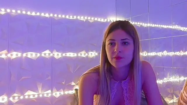 Aishha  online show from October 20, 5:10 am