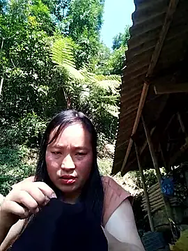 miss-su online show from February 21, 7:09 am