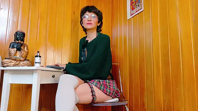 Zafiro Gem  online show from October 21, 9:08 pm