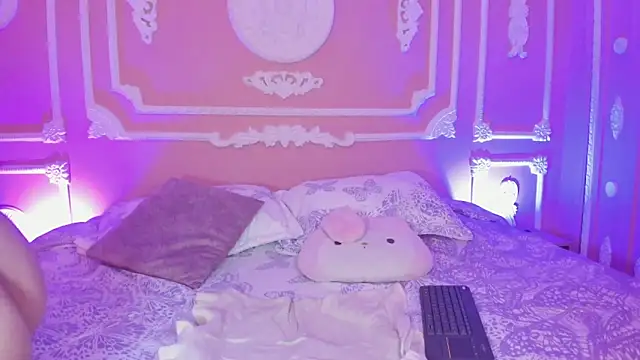 aitana johns online show from October 10, 12:21 pm