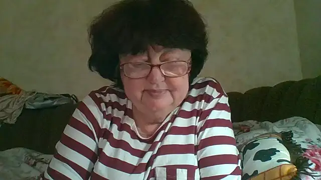 Snapshot of MilaSky5303 chatting on October 18, 12:52 pm MilaSky5303 online show from October 18, 12:52 pm