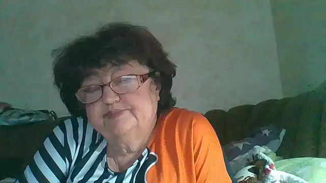 Snapshot of MilaSky5303 chatting on October 22, 1:05 pm MilaSky5303 online show from October 22, 1:05 pm