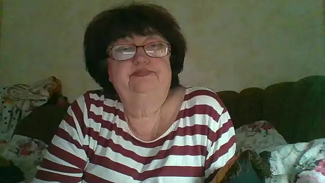 Snapshot of MilaSky5303 chatting on October 26, 1:39 pm MilaSky5303 online show from October 26, 1:39 pm