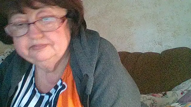 Snapshot of MilaSky5303 chatting on October 20, 1:03 pm MilaSky5303 online show from October 20, 1:03 pm