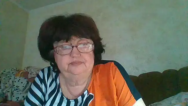 Snapshot of MilaSky5303 chatting on October 21, 1:04 pm MilaSky5303 online show from October 21, 1:04 pm