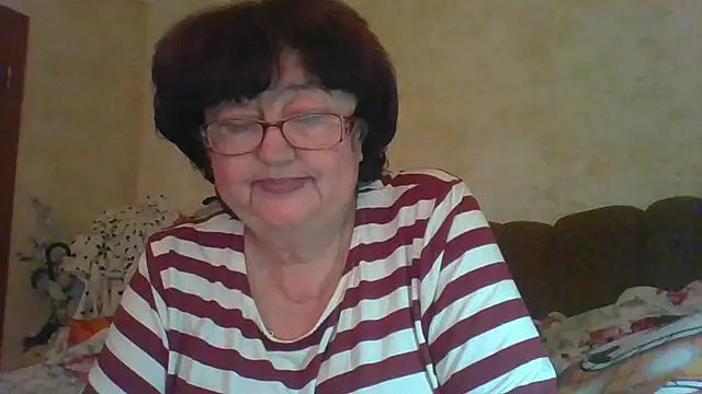 Snapshot of MilaSky5303 chatting on October 7, 12:20 pm MilaSky5303 online show from October 7, 12:20 pm