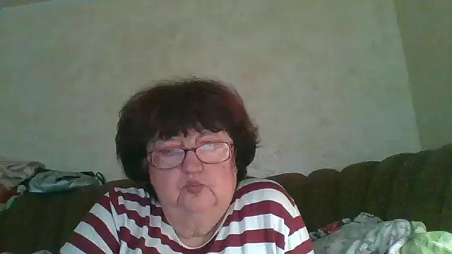 Snapshot of MilaSky5303 chatting on October 23, 1:28 pm MilaSky5303 online show from October 23, 1:28 pm