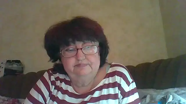 Snapshot of MilaSky5303 chatting on October 8, 12:31 pm MilaSky5303 online show from October 8, 12:31 pm