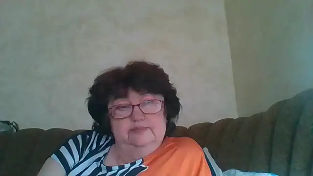 Snapshot of MilaSky5303 chatting on October 14, 11:46 am MilaSky5303 online show from October 14, 11:46 am