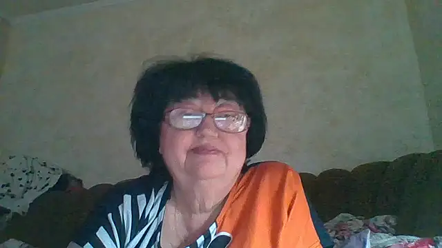 Snapshot of MilaSky5303 chatting on October 28, 1:50 pm MilaSky5303 online show from October 28, 1:50 pm