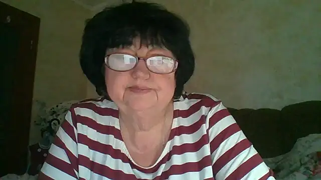 Snapshot of MilaSky5303 chatting on October 30, 2:18 pm MilaSky5303 online show from October 30, 2:18 pm