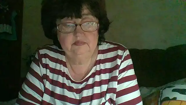 Snapshot of MilaSky5303 chatting on October 24, 1:29 pm MilaSky5303 online show from October 24, 1:29 pm