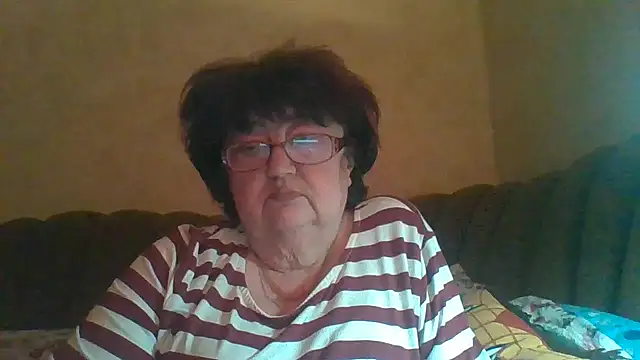 Snapshot of MilaSky5303 chatting on September 24, 4:39 pm MilaSky5303 online show from September 24, 4:39 pm