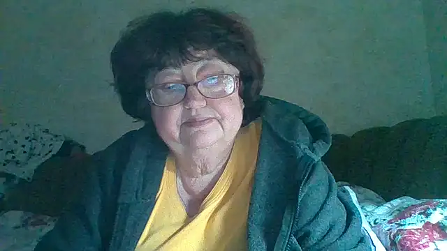 Snapshot of MilaSky5303 chatting on October 27, 1:50 pm MilaSky5303 online show from October 27, 1:50 pm