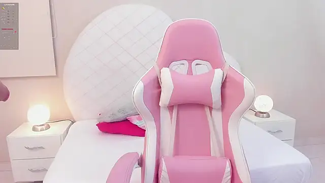 amanda noiir online show from October 26, 4:19 am