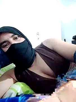 Snapshot of Banouti_23 chatting on September 17, 2:04 pm Banouti 23 online show from September 17, 2:04 pm