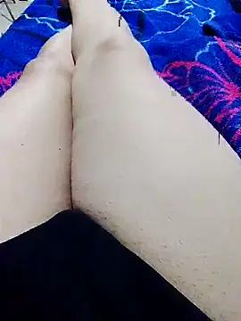 Snapshot of Banouti_23 chatting on October 13, 11:18 pm Banouti 23 online show from October 13, 11:18 pm