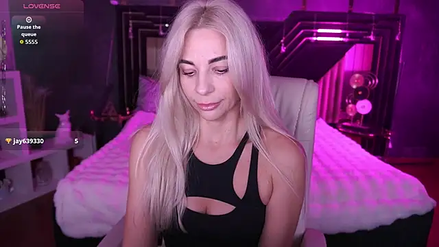 BellaRayyy online show from December 22, 8:23 pm