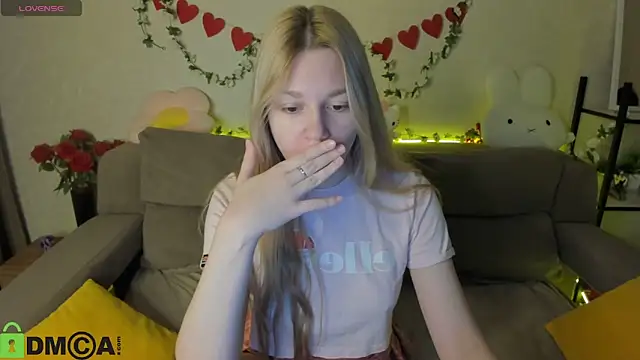 Sylvia Ortiz online show from March 11, 1:10 am