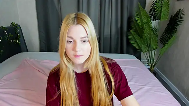 Snapshot of Sylvia_Ortiz chatting on October 25, 9:17 am Sylvia Ortiz online show from October 25, 9:17 am