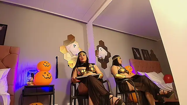 Snapshot of MistressScarlet_LS chatting on October 16, 1:14 pm MistressScarlet LS online show from October 16, 1:14 pm