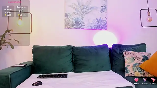 Snapshot of NairaSkye chatting on September 24, 11:42 am NairaSkye online show from September 24, 11:42 am