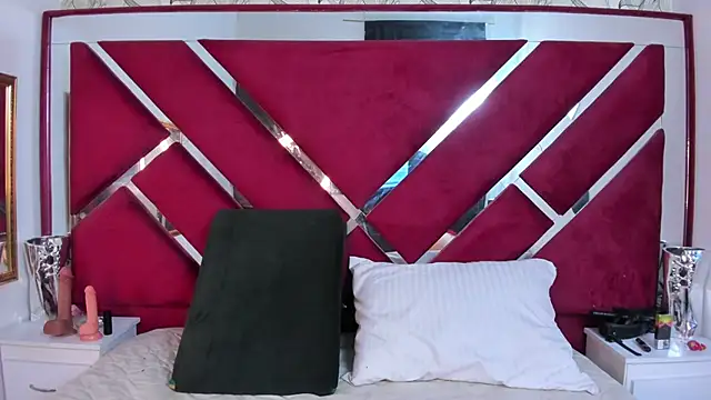 Snapshot of Dafne_Fire chatting on October 3, 12:54 pm Dafne Fire online show from October 3, 12:54 pm