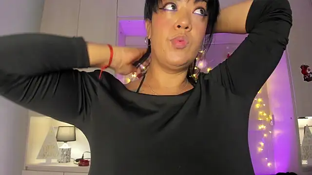 VickyRuiz  online show from December 4, 12:29 pm