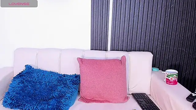 Snapshot of Gabrielaa_Miller_ chatting on October 7, 7:40 pm Gabrielaa Miller online show from October 7, 7:40 pm